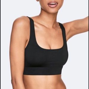 New Victorias Secret PINK black medium sports bra